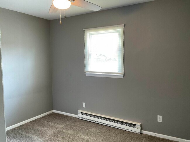 Building Photo - 225 Marcelle Dr