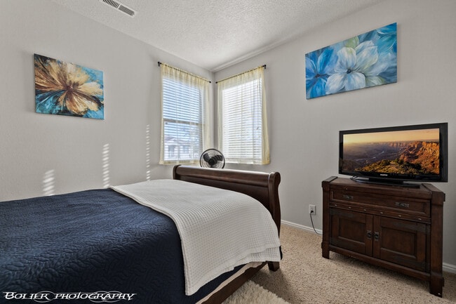 Building Photo - 95 Shade Tree Ln