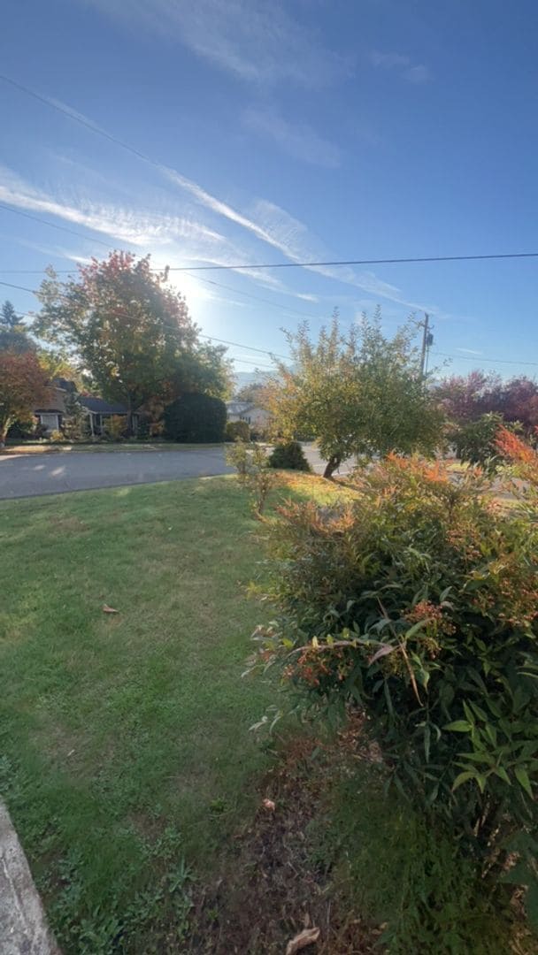 Building Photo - 4BED2BATH - GARAGE, HEAT PUMP AC, BACK YAR...