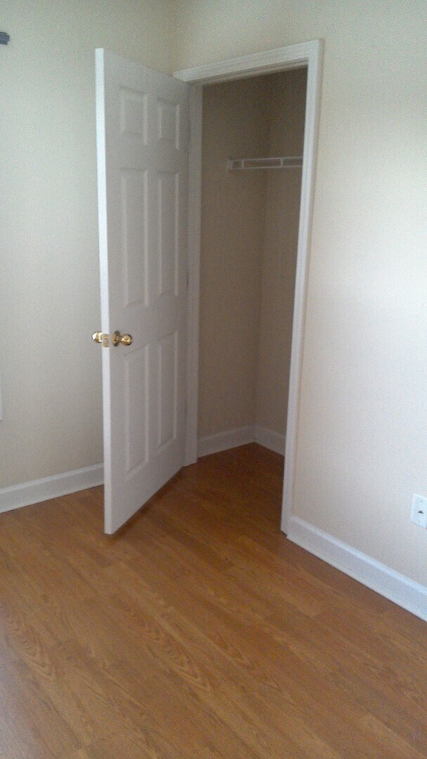 Building Photo - SPECIAL!  2 Bedroom/2 bath Condo - 1/2 half rent second month