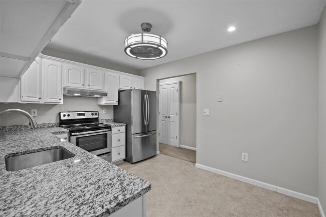 Building Photo - 407 Sierra Vista Ln