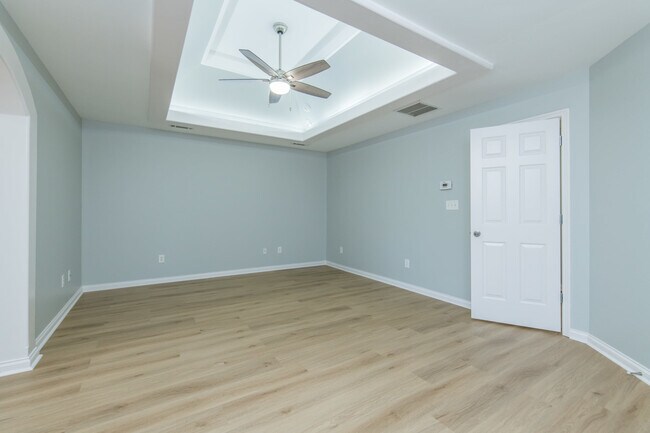 Building Photo - 3056 New River Pl