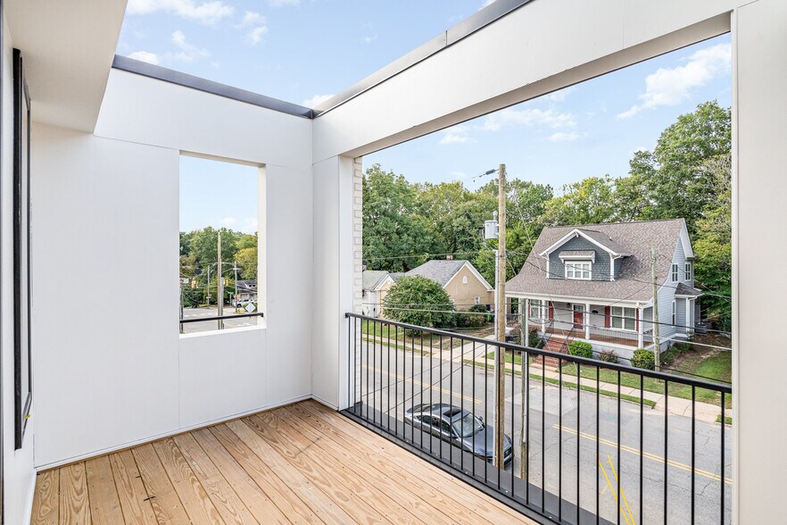 Building Photo - 515 W Lenoir St