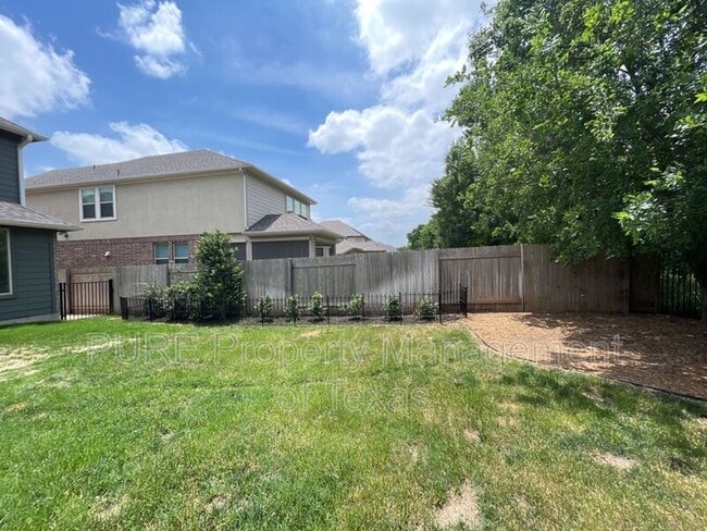 Building Photo - 716 Expedition Way