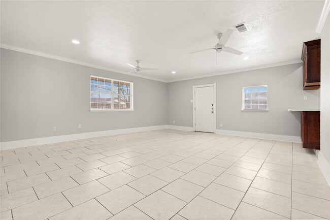 Building Photo - 907 Northbend Dr