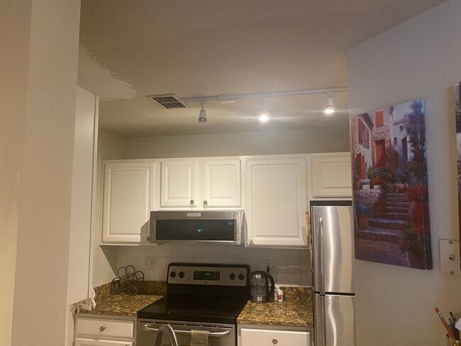 Building Photo - 501 Knights Run Ave