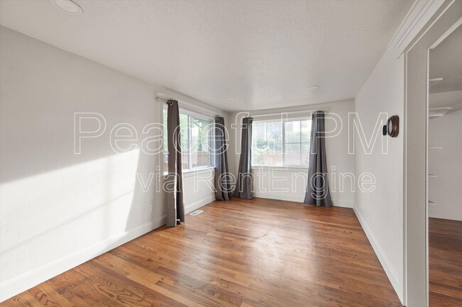 Building Photo - 1380 E 330 S