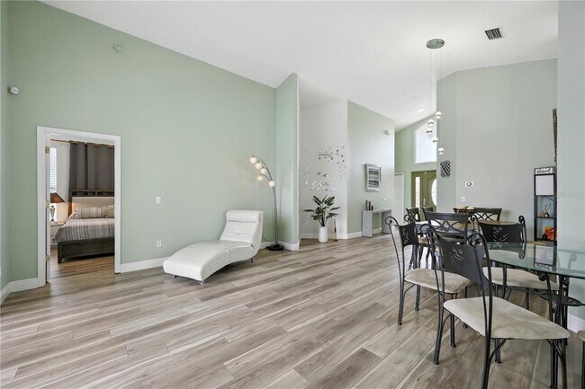 Building Photo - 13201 Luxbury Loop