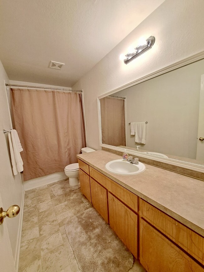 Master Bathroom - 1625 Yuma Trl