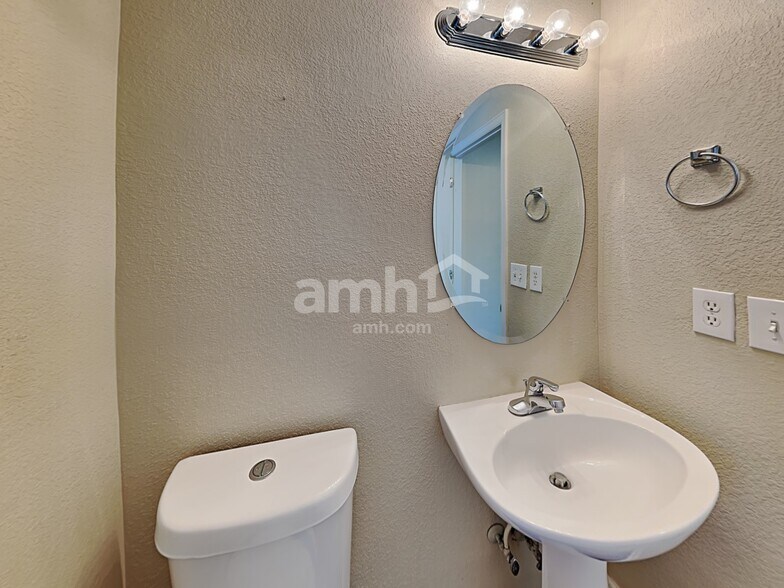 Building Photo - 17630 E 104th Pl