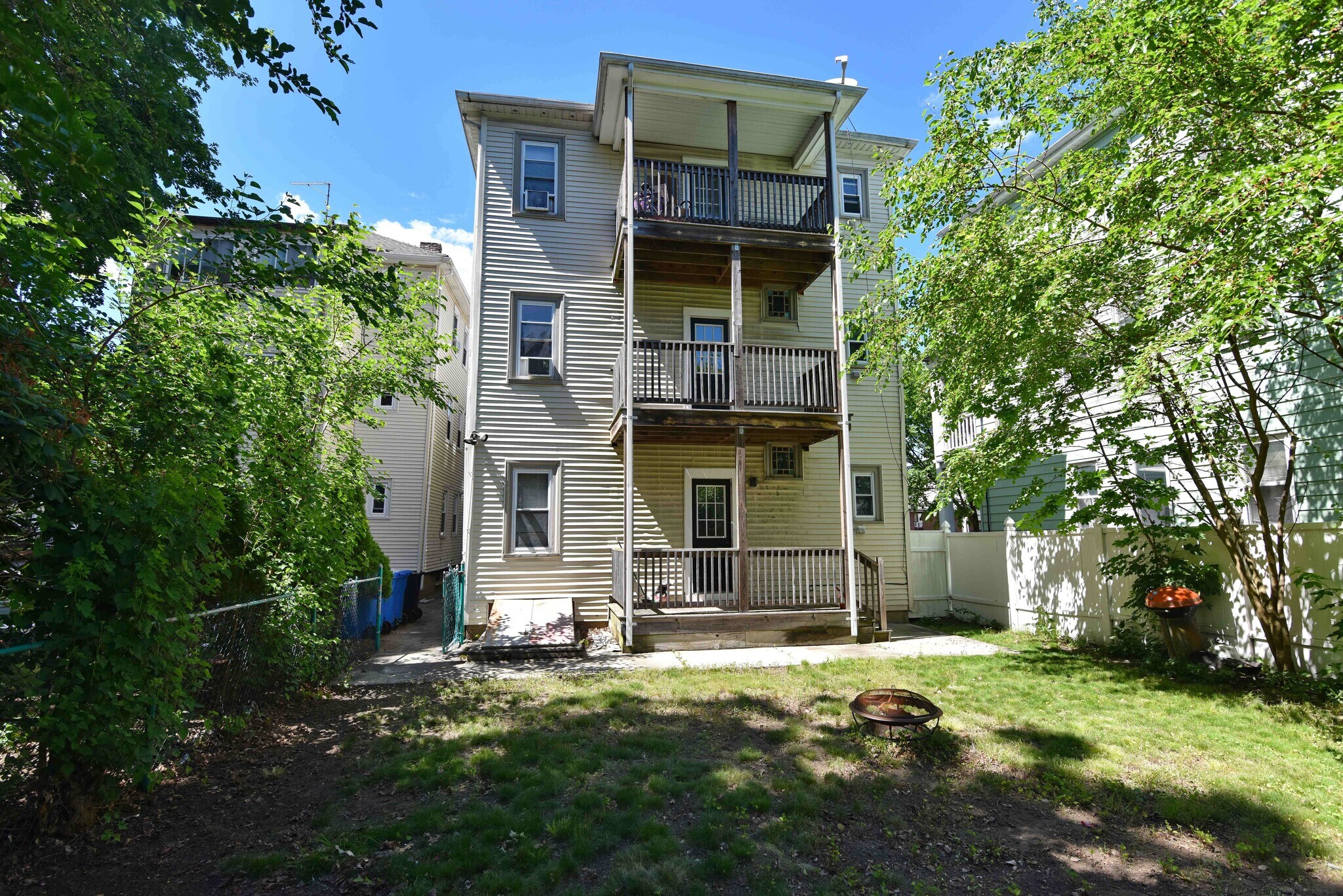 Building Photo - 422 Trapelo Rd