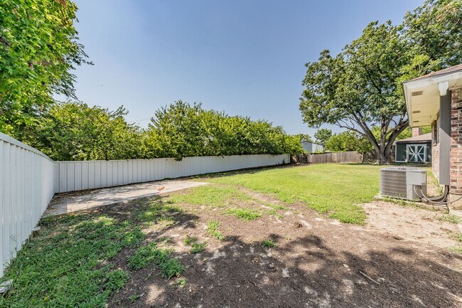 Building Photo - 2890 Elsinor Dr