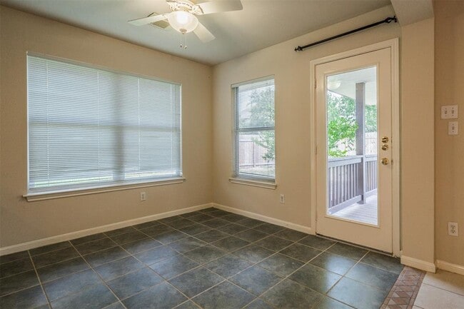 Building Photo - 1832 Camas Dr