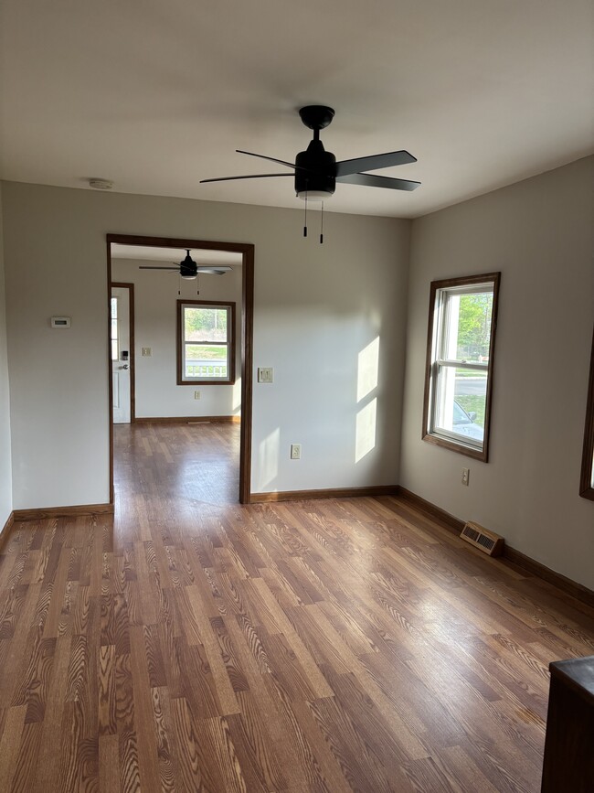 Building Photo - 58 Riverview Ave