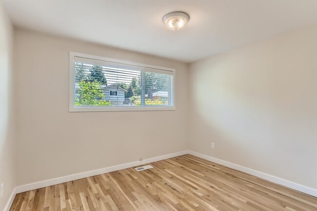 Building Photo - 33 158th Pl SE