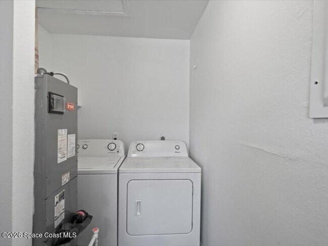 Building Photo - 3614 Overlook Dr