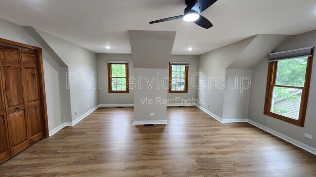 Building Photo - 3467 Charlemaine Dr