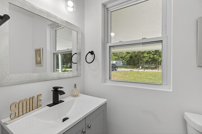 Building Photo - 13648 Track Ln