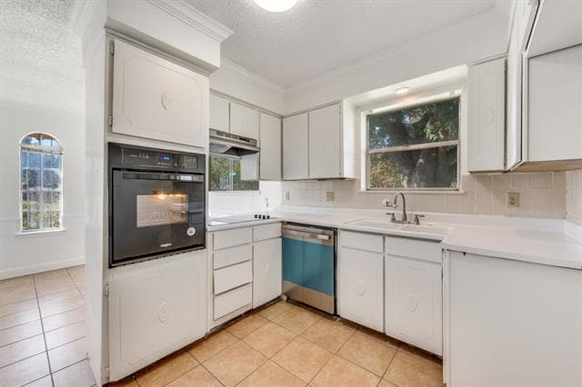 Building Photo - 3001 Helmet St