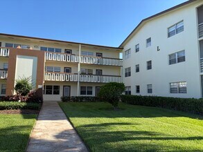 Building Photo - 497 Mansfield L