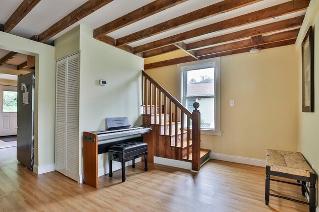 Building Photo - 64A Holiday Ln