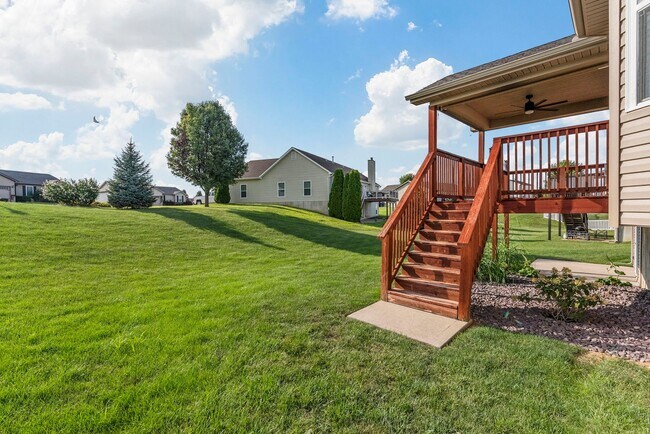 Building Photo - Spacious 3-Bed, 3-Bath Home in Wentzville