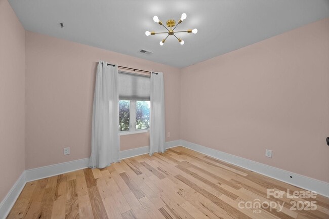 Building Photo - 1207 Lakedell Dr