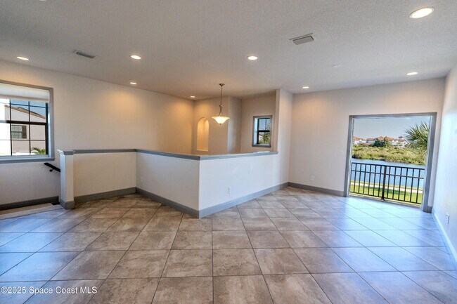 Building Photo - 2453 Rodina Dr