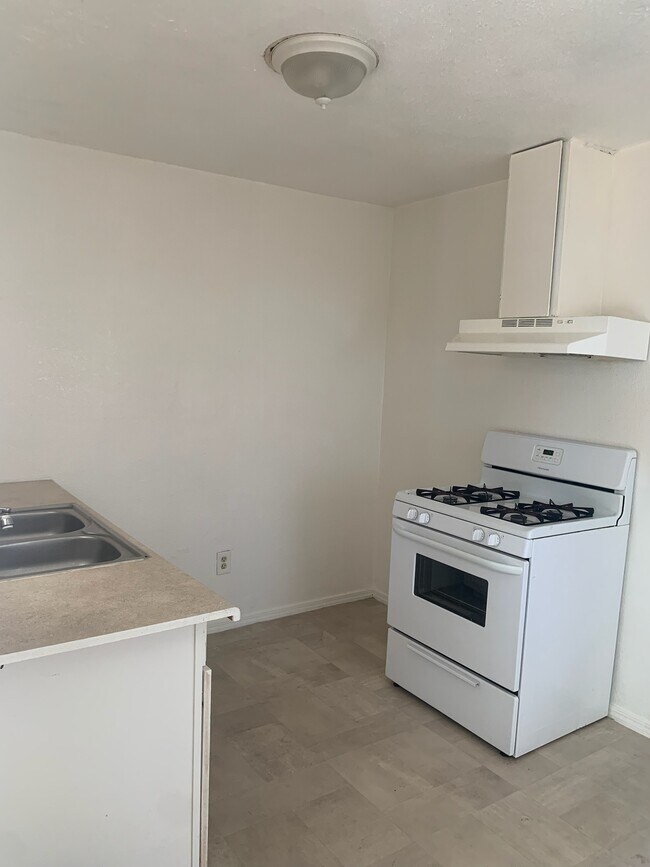 Building Photo - 2631 Security Ave