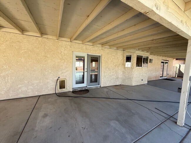 Building Photo - 7140 E 26th St