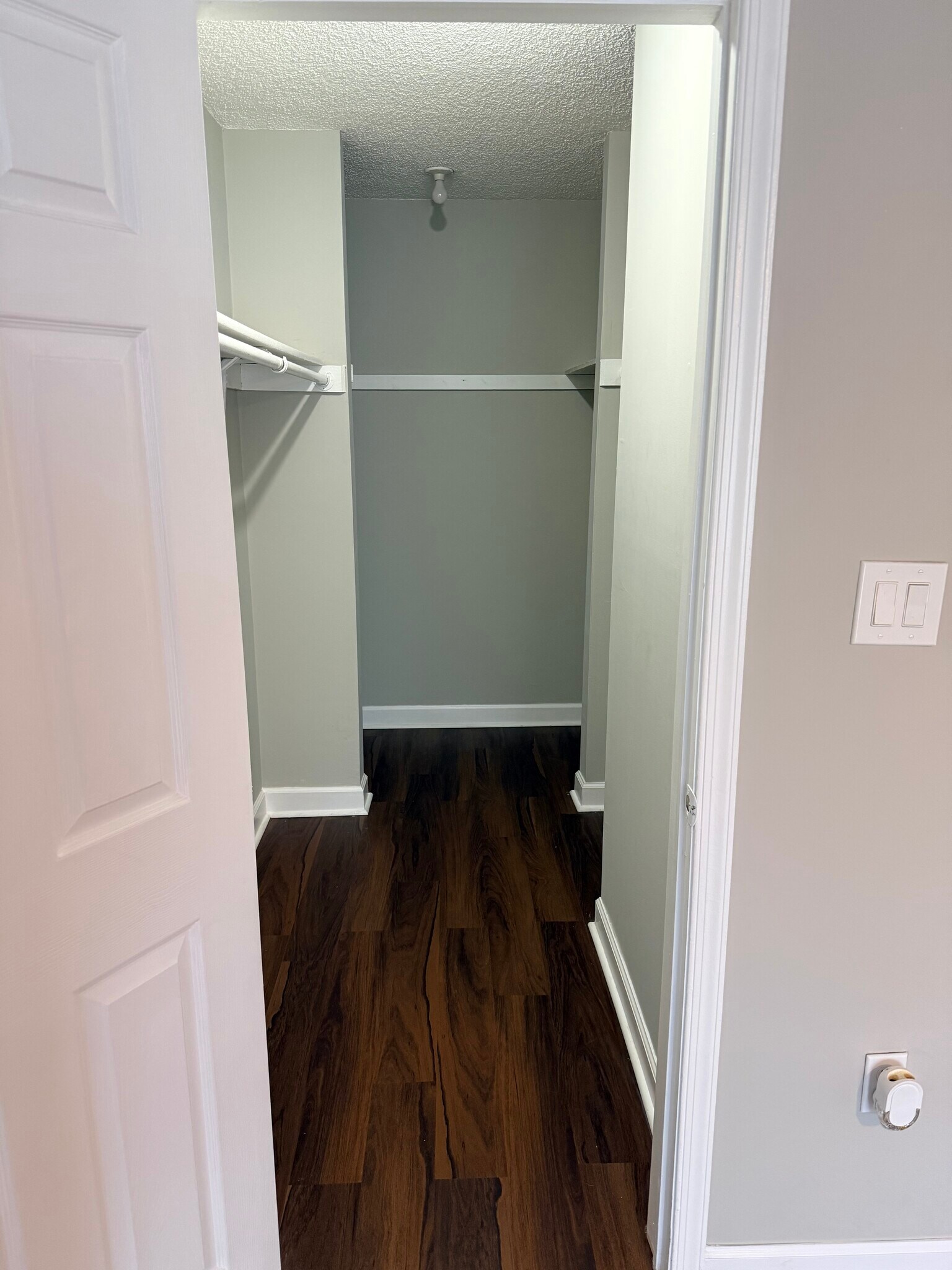 Building Photo - 32 Holly Ct