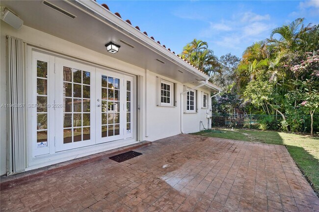 Building Photo - 329 Candia Ave