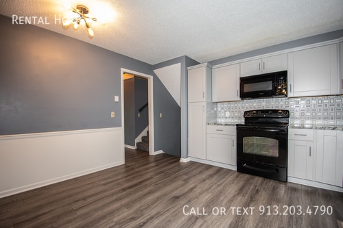 Building Photo - 2116 E 144th St