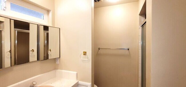 Building Photo - Beautiful 2 Bedroom / 2 Bath Bungalow Next to Hidden Valley Golf Club with Large Private Patio, N...