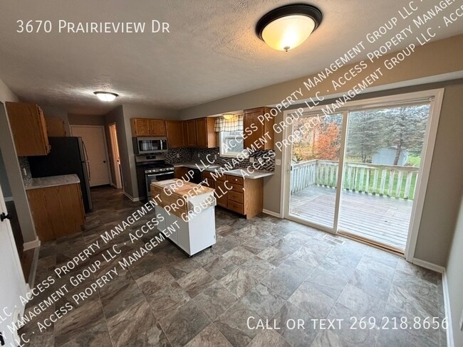 Building Photo - 3670 Prairieview Dr