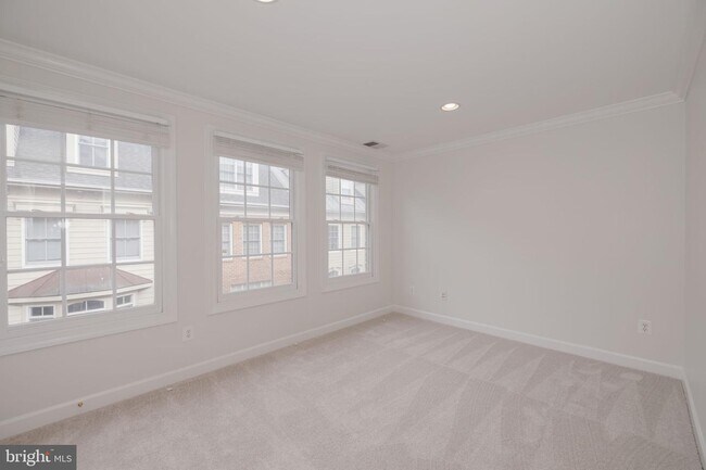 Building Photo - 5180 Brawner Pl