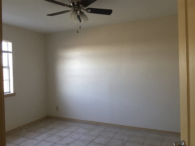 Building Photo - 504 Shiloh Dr
