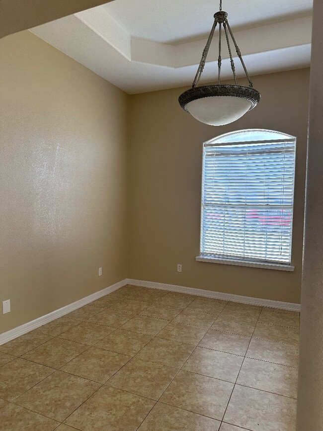 Building Photo - 4007 Zuley St