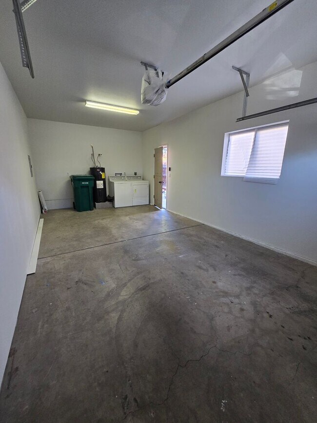 Building Photo - 340FOD