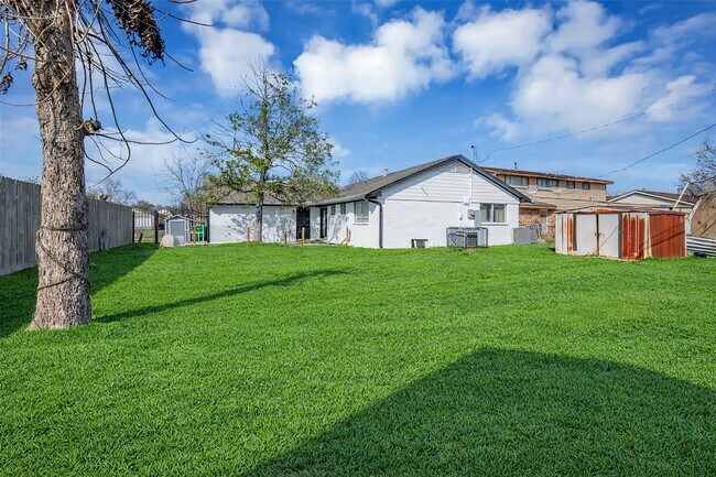 Building Photo - 10730 Filey Ln