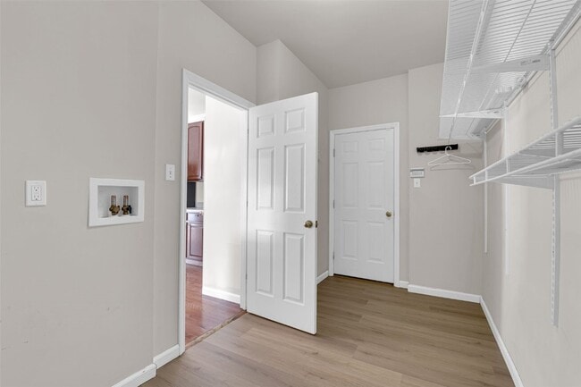 Building Photo - 51 Fountainview Dr