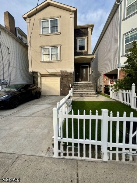 Primary Photo - 1025 E Grand St