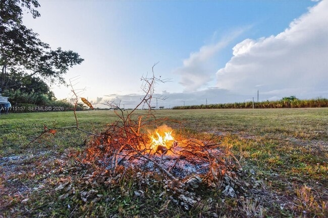 Building Photo - 3640 SW 22nd St