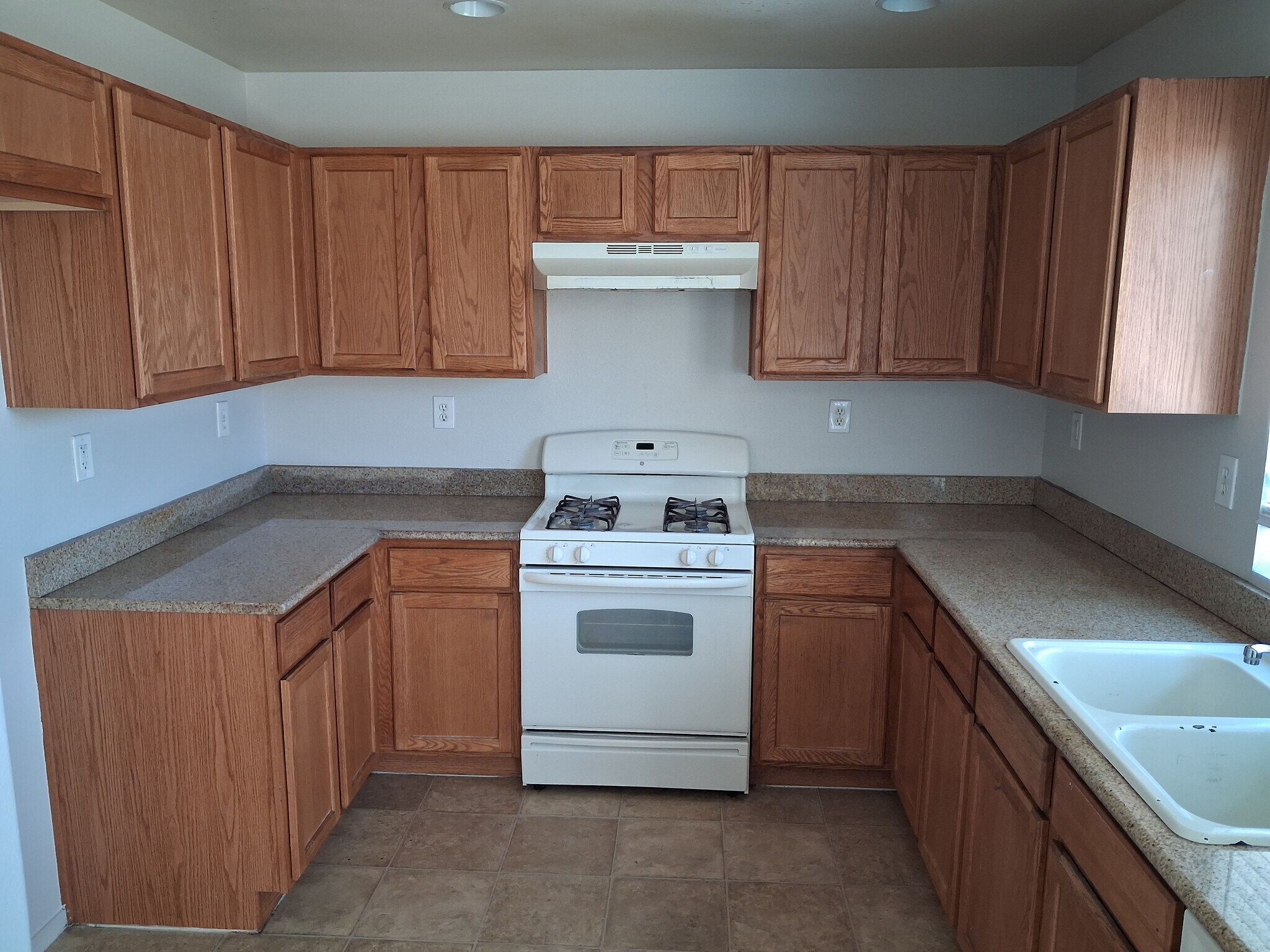 Building Photo - 8011 Torremolinos Ave