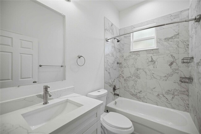 Building Photo - 13765 SW 81 Cir