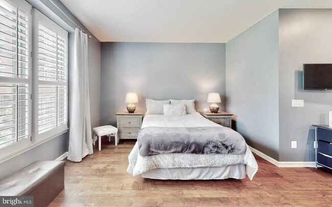 Building Photo - 7075 Darbey Knoll Dr