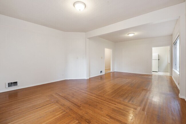 Interior Photo - Comstock Apartments