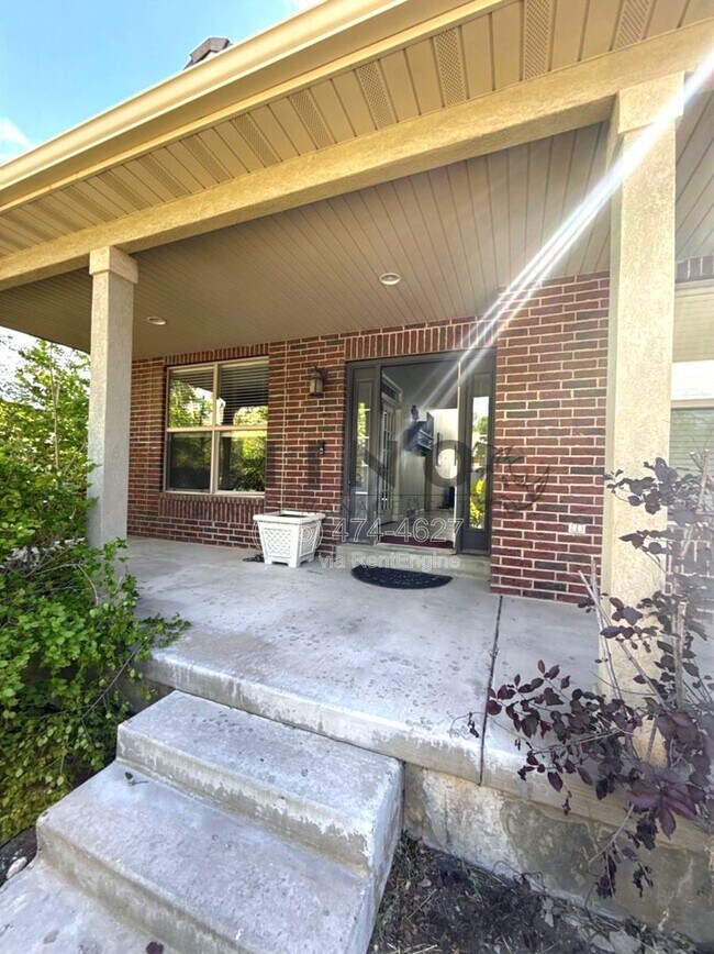 Building Photo - 2251 Pebblestone Ln W