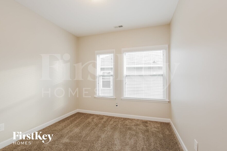 Building Photo - 115 Edenton Ln