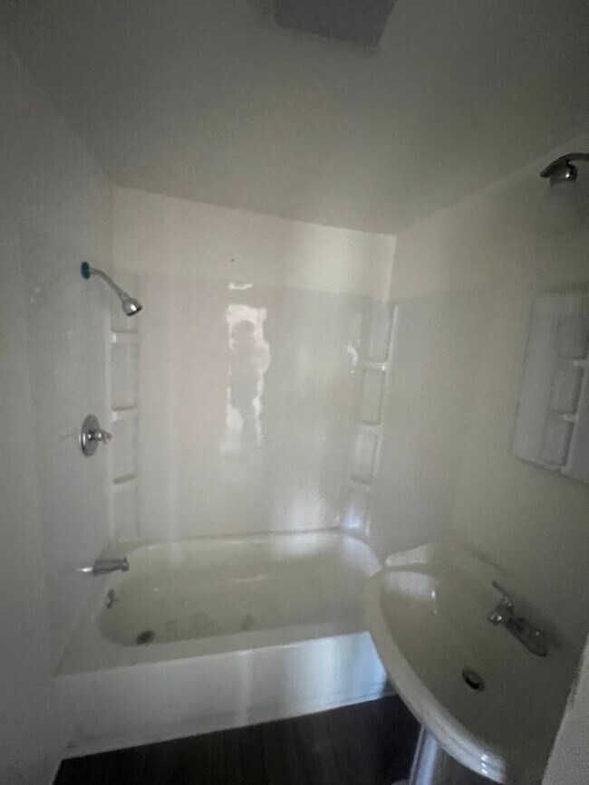 Building Photo - 2417 W Jolly Rd